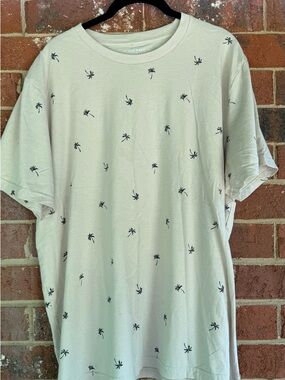 Old Navy Men's Palm-Print Short Sleeve Tee